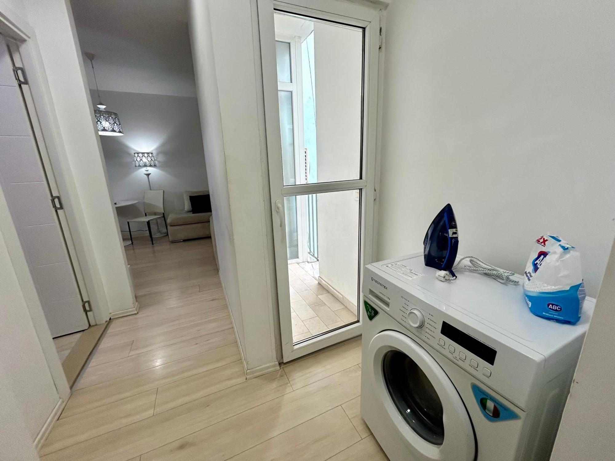 A&X Lovely And Central Apartment - 24H Self Check-In Тирана Экстерьер фото