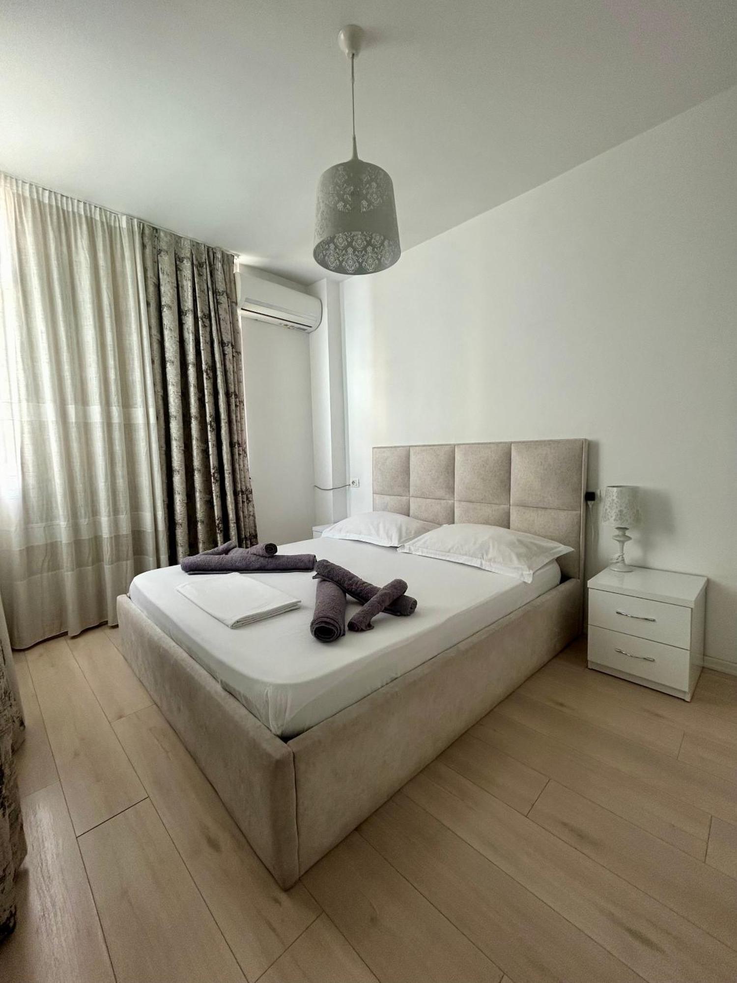 A&X Lovely And Central Apartment - 24H Self Check-In Тирана Экстерьер фото