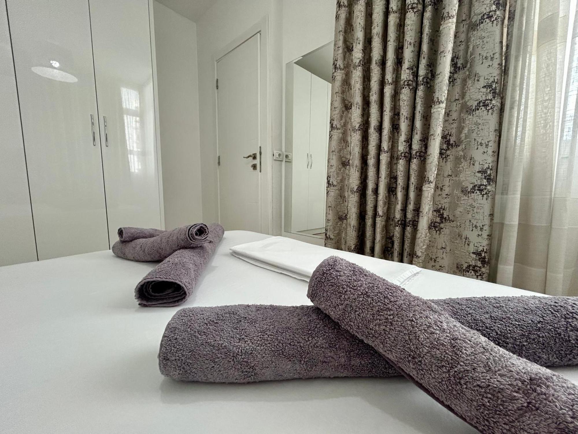 A&X Lovely And Central Apartment - 24H Self Check-In Тирана Экстерьер фото