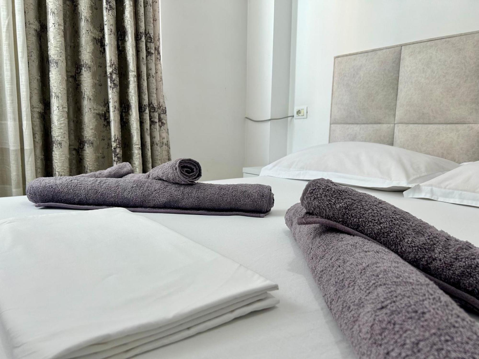 A&X Lovely And Central Apartment - 24H Self Check-In Тирана Экстерьер фото